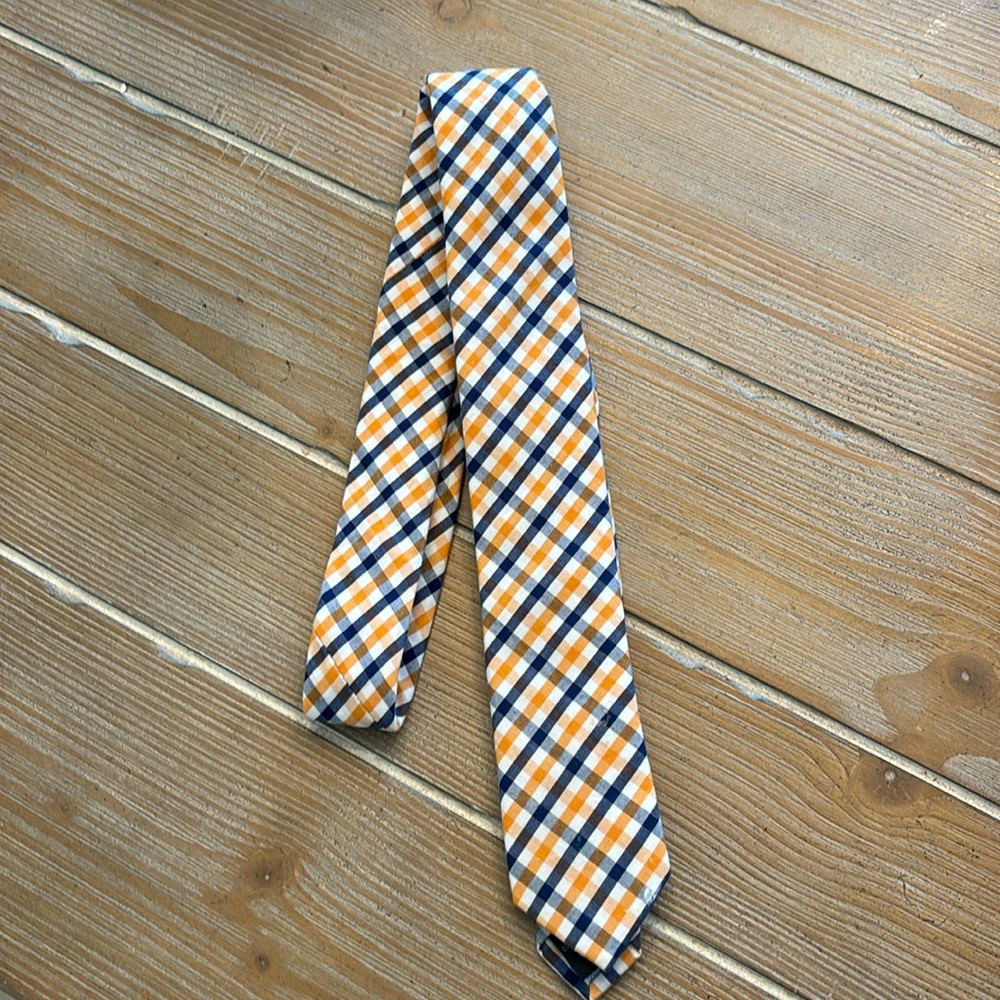 Boys’ tie, excellent condition